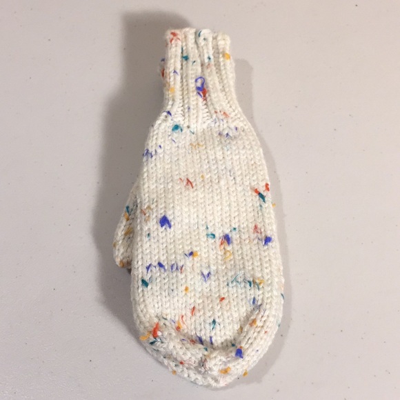 Hand Knit Child’s Winter Hat & Mittens Unisex Hand Crafted - Picture 8 of 13